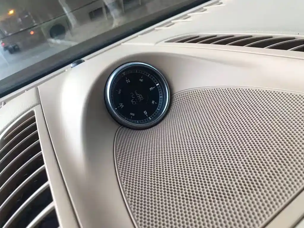 Porsche Cayenne — миниатюра 8
