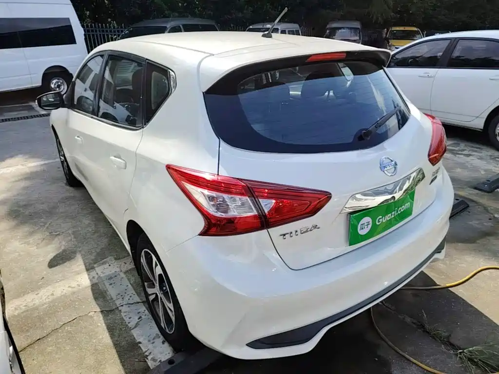 Nissan Tiida — миниатюра 5