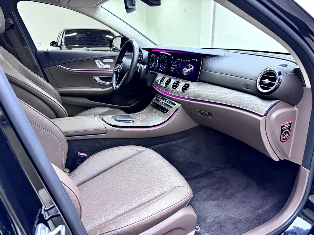 Mercedes-Benz E-Class — миниатюра 11