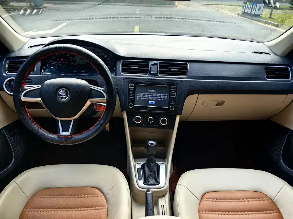 Skoda Rapid — миниатюра 6