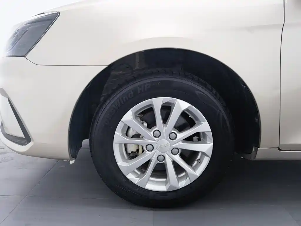 Geely Emgrand — миниатюра 17
