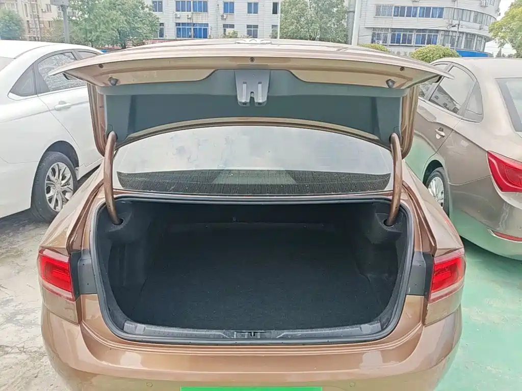 Volkswagen Lamando — миниатюра 19