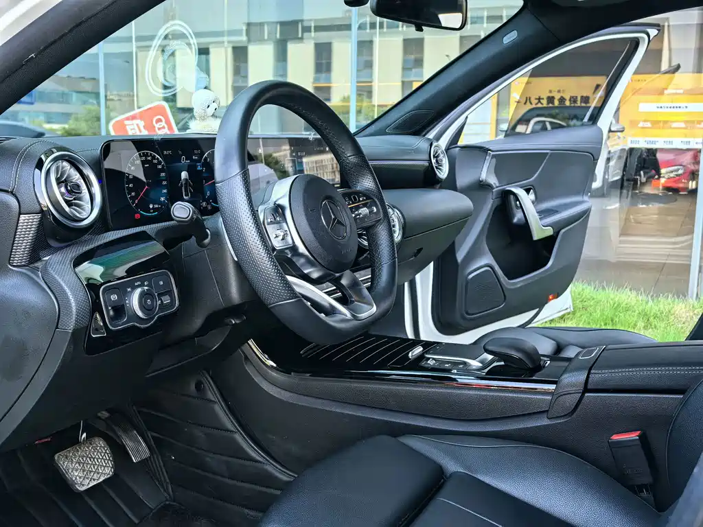 Mercedes-Benz A-Class — миниатюра 10