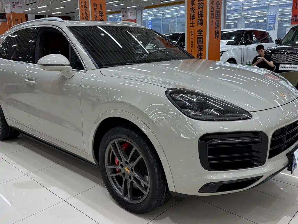 Porsche Cayenne — миниатюра 9