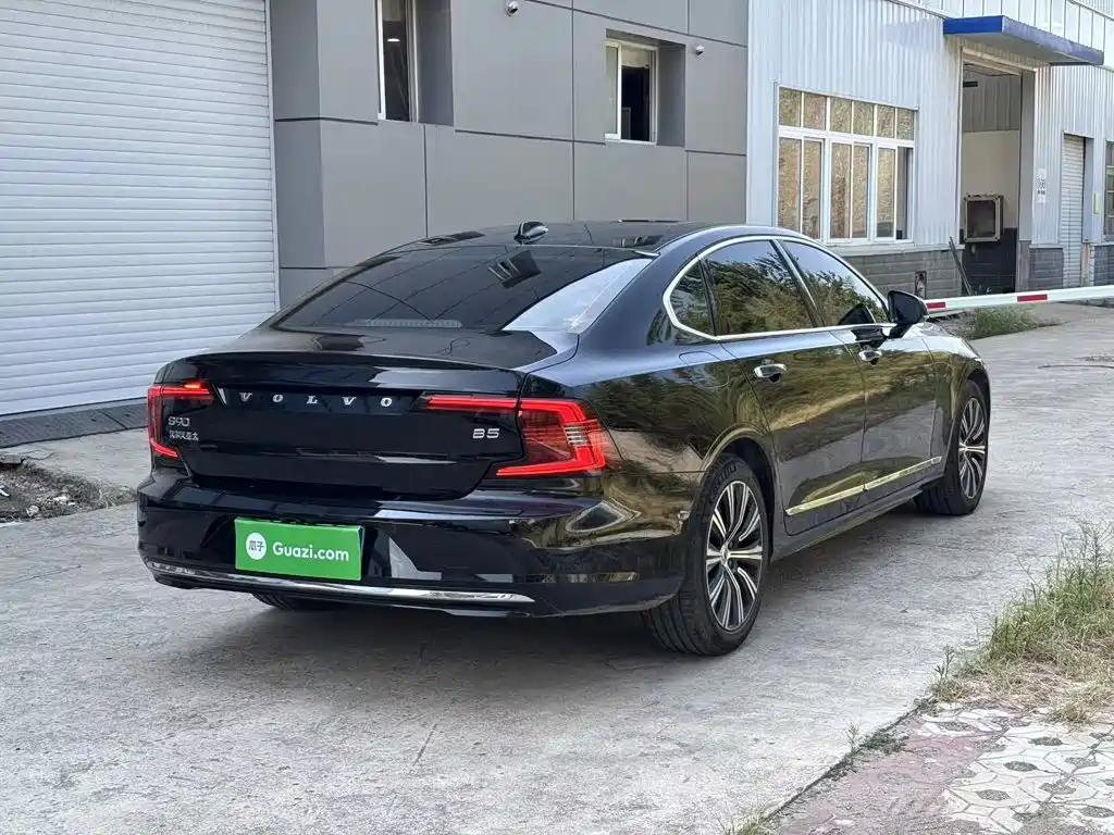 Volvo S90 — миниатюра 7