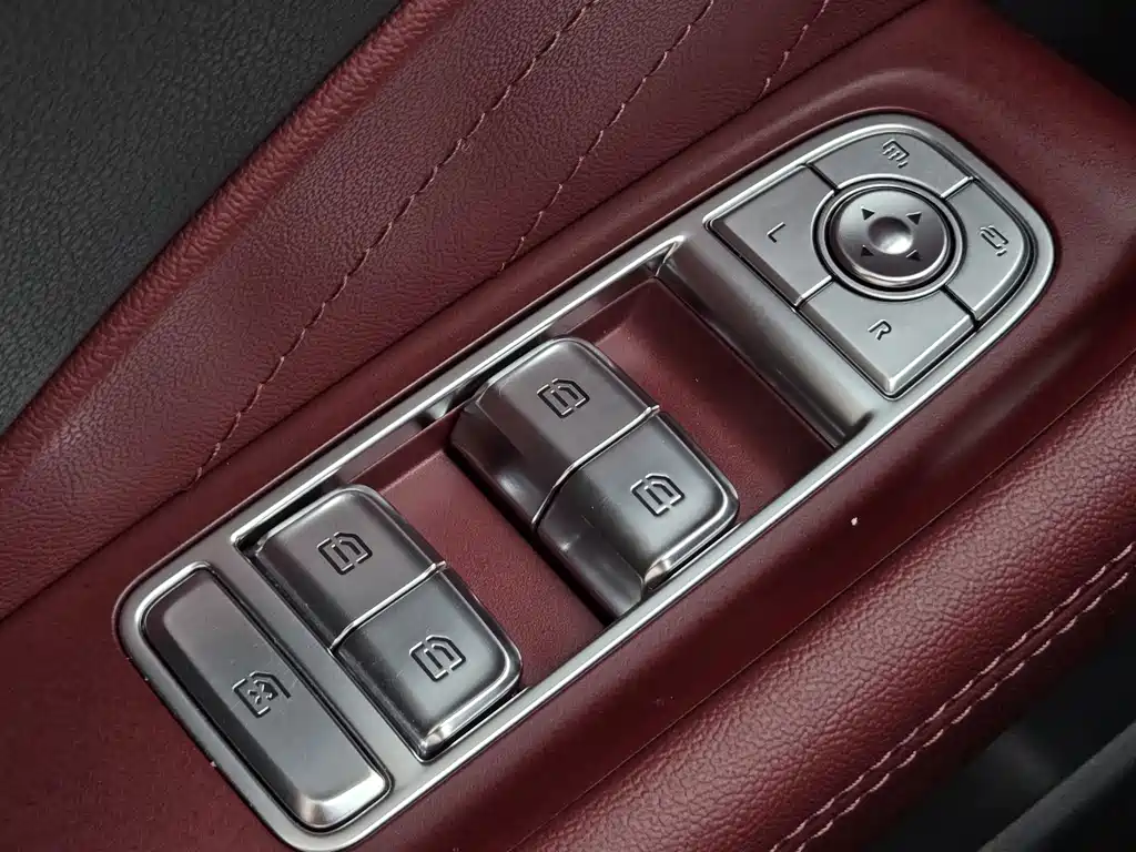 Hongqi Hongqi H5 PHEV — миниатюра 8
