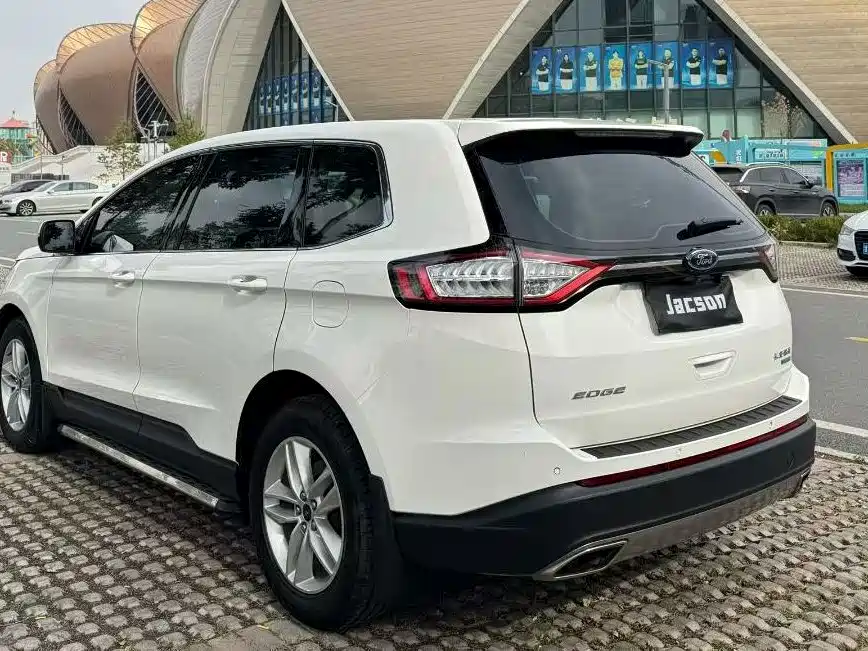 Ford Edge — миниатюра 3