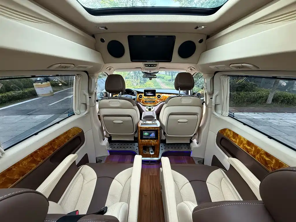 Mercedes-Benz V-Class — миниатюра 14