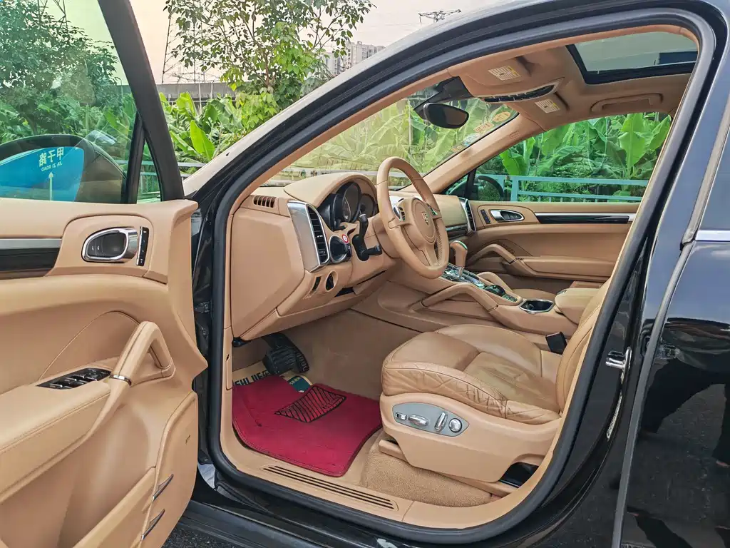 Porsche Cayenne — миниатюра 8
