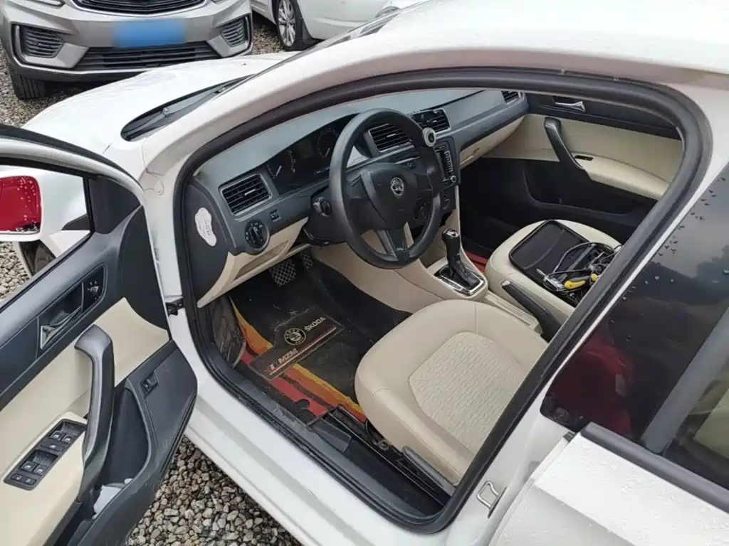 Skoda Rapid — миниатюра 16