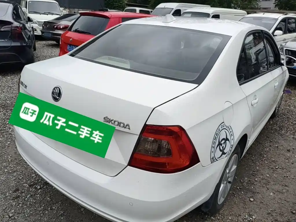 Skoda Rapid — миниатюра 7