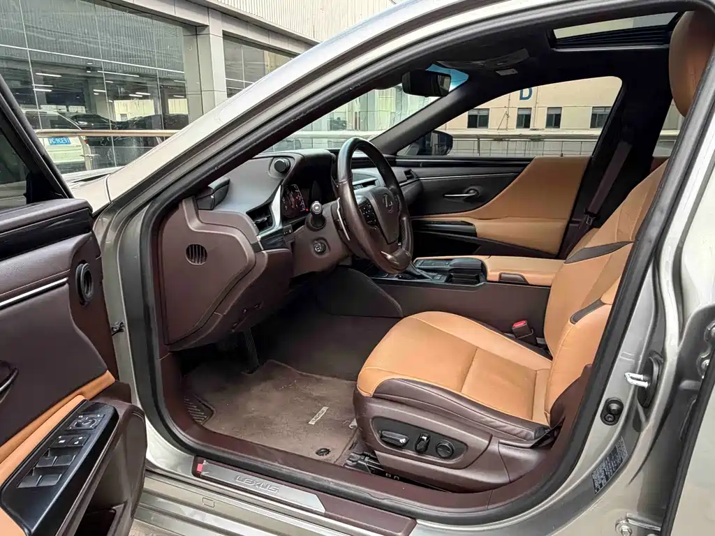 Lexus ES — миниатюра 3
