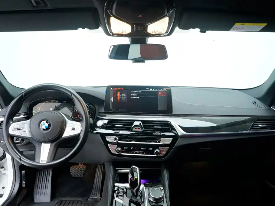 BMW 5 Series — миниатюра 2