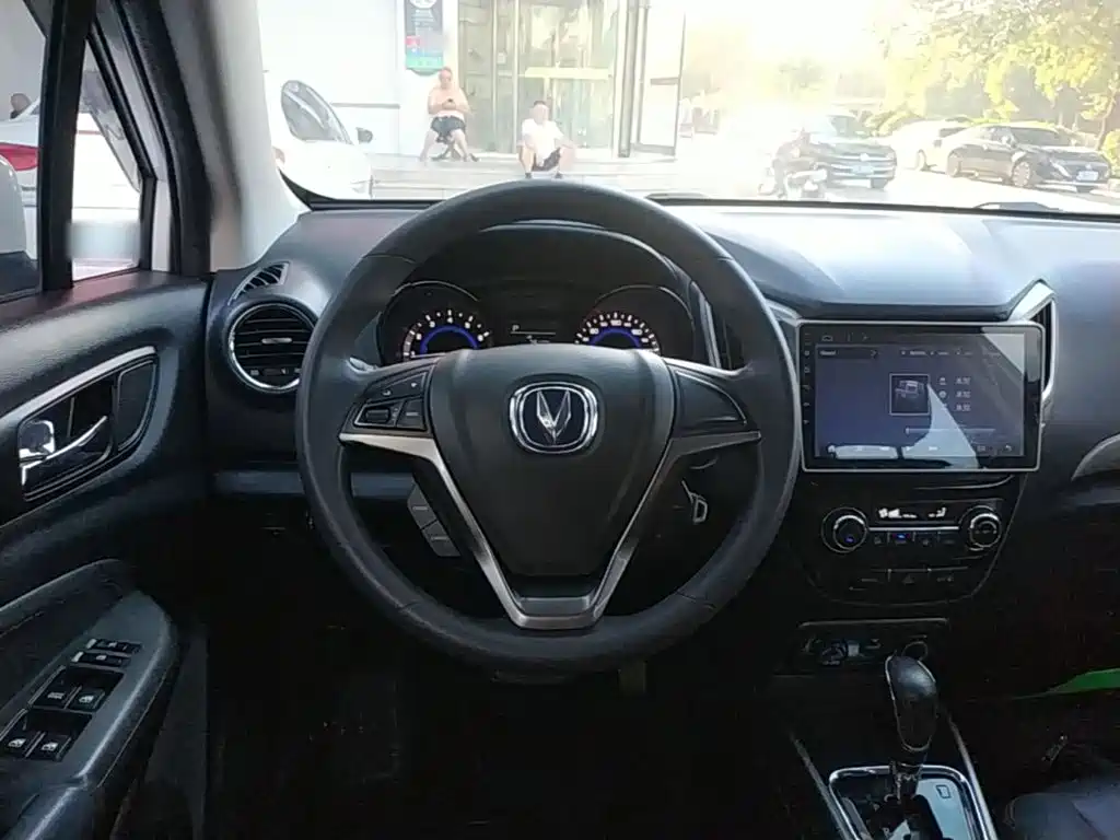 Changan CS15 — миниатюра 11