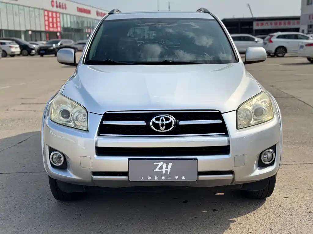 Toyota RAV4 — миниатюра 2