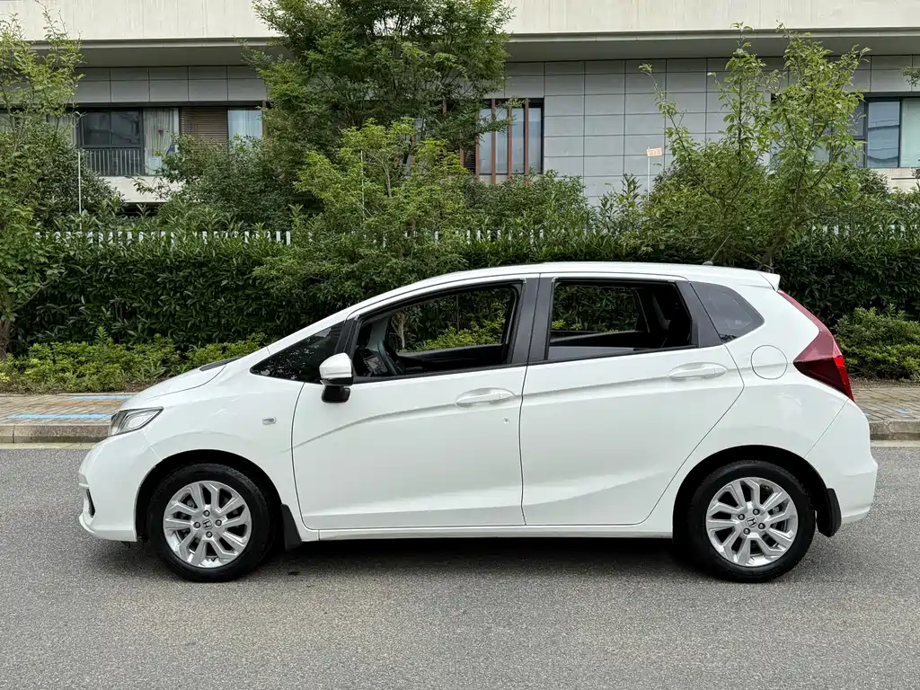 Honda Fit — миниатюра 7