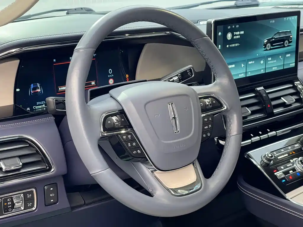 LINCOLN NAVIGATOR ONE