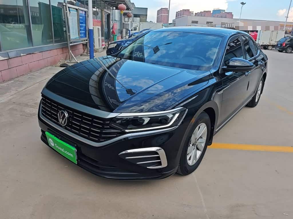 Volkswagen Passat 1.4 л 2024 г. Чёрный, пробег 28300 км