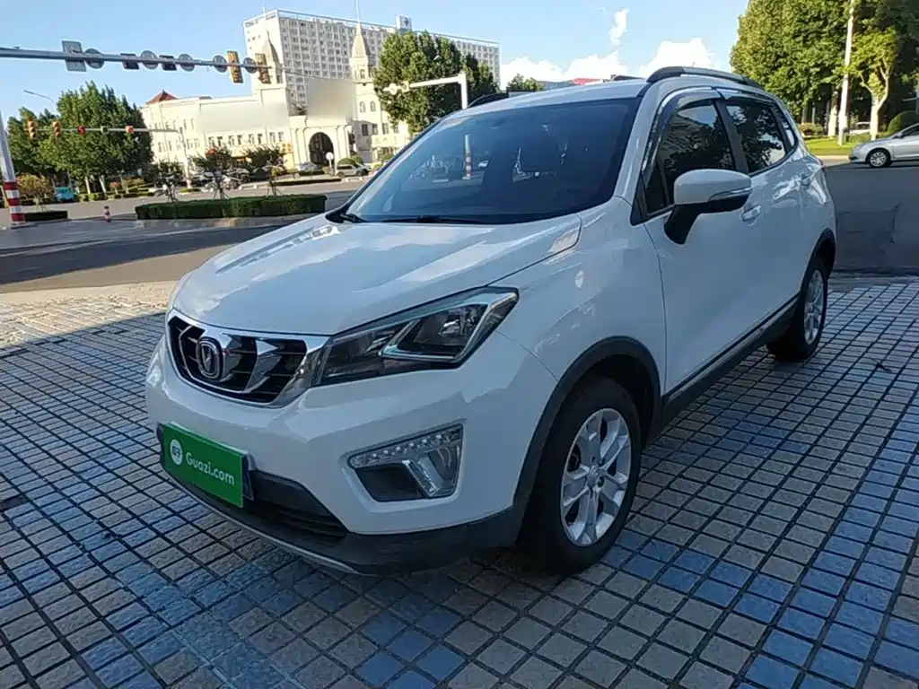 Changan CS15 — миниатюра 2
