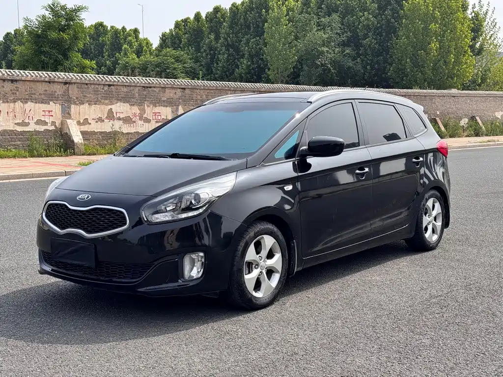 Купить Kia Carens