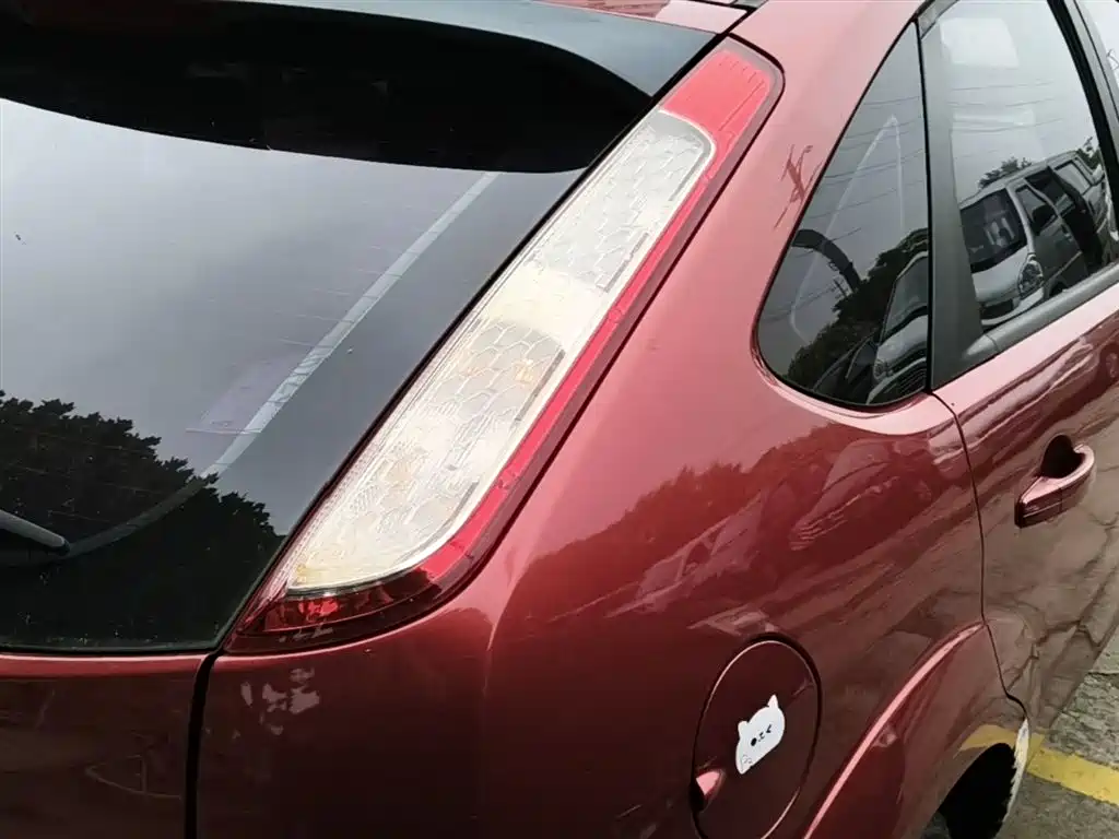 Ford Focus 2013 1.8L AT