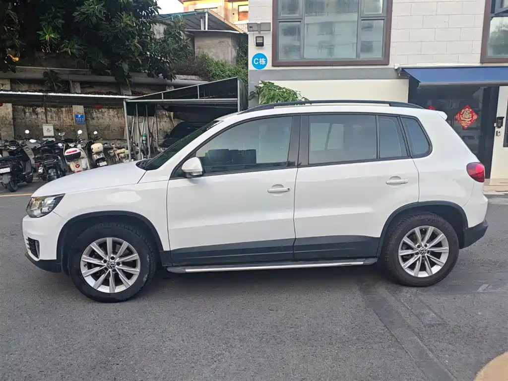 Volkswagen Tiguan 2015 1.8TSI AT Comfort