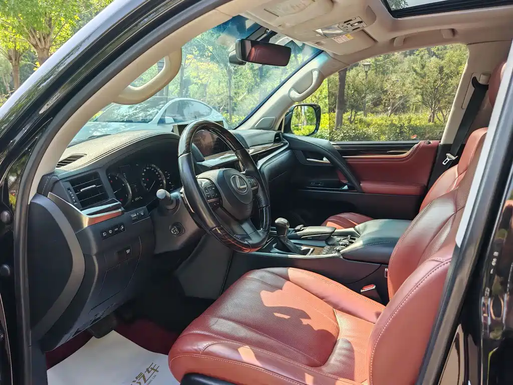 Lexus LX — миниатюра 7