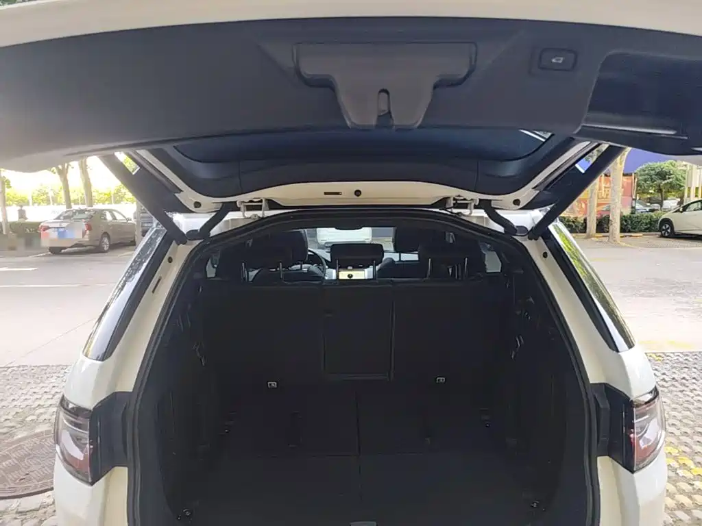 Land Rover Discovery Sport — миниатюра 19