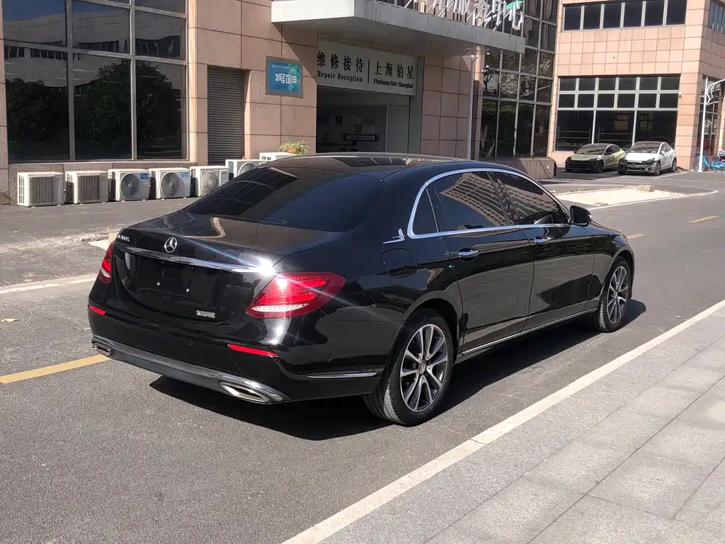 MERCEDES-BENZ E CLASS