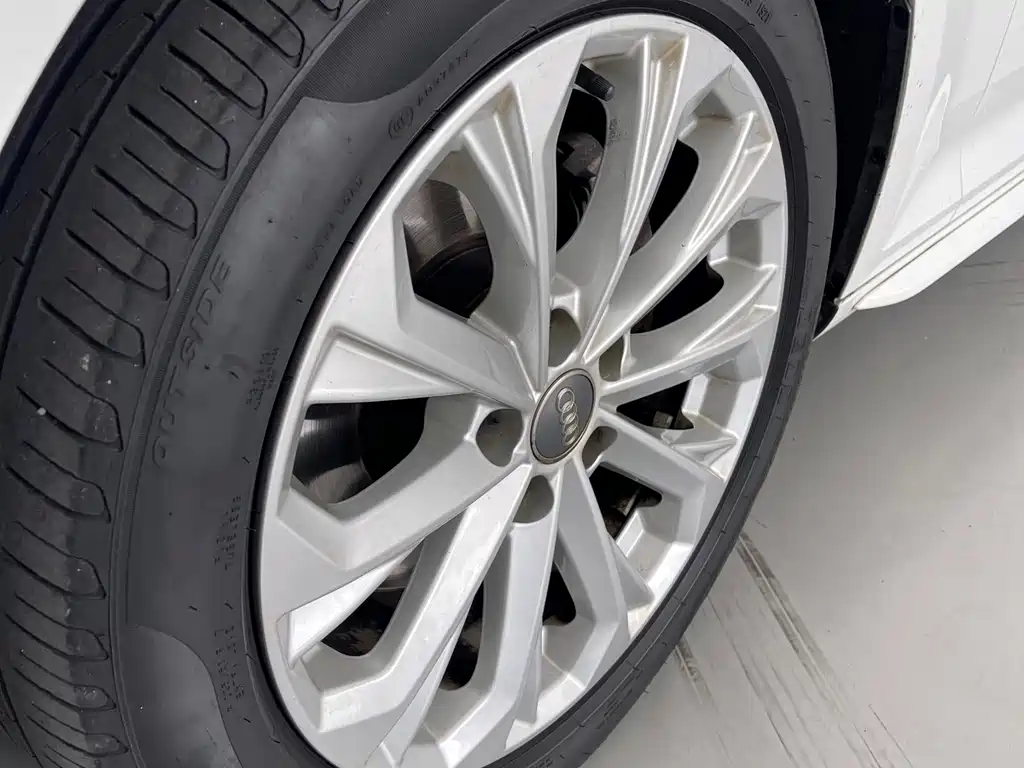Audi A4L — миниатюра 11