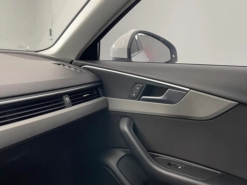 Audi A4L — миниатюра 30