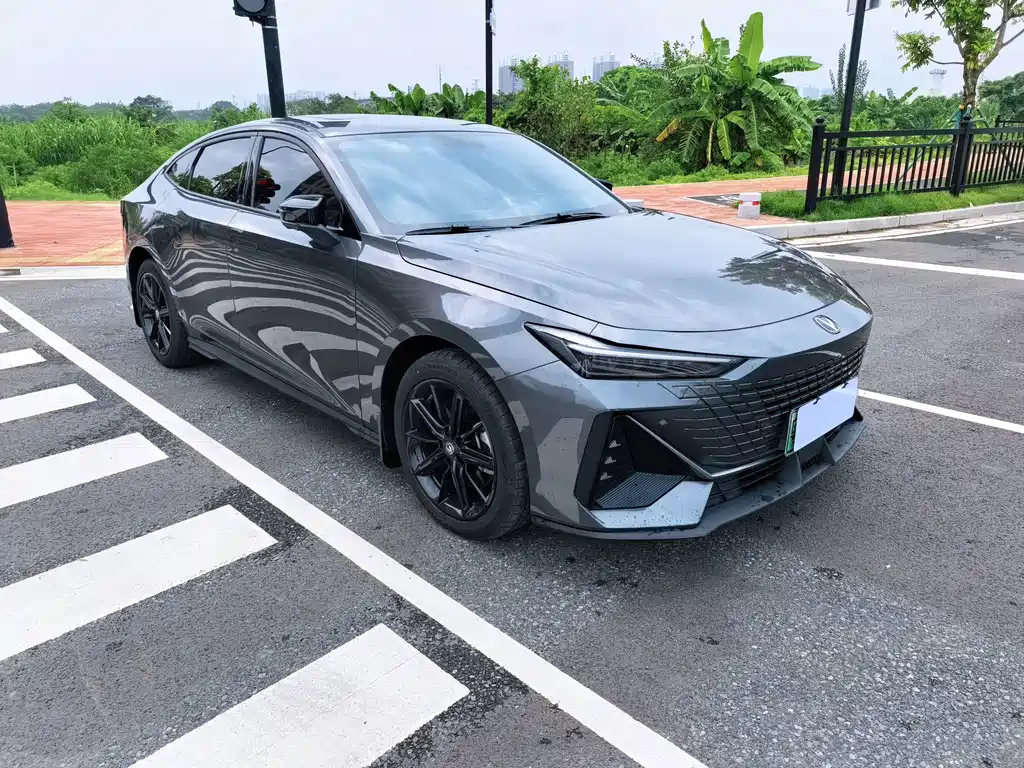 Changan UNI-V iDD — миниатюра 3
