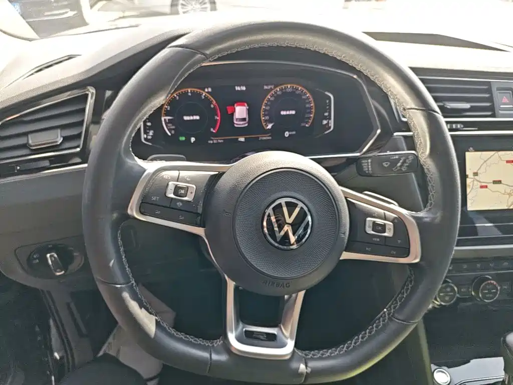 Volkswagen Tiguan L — миниатюра 11