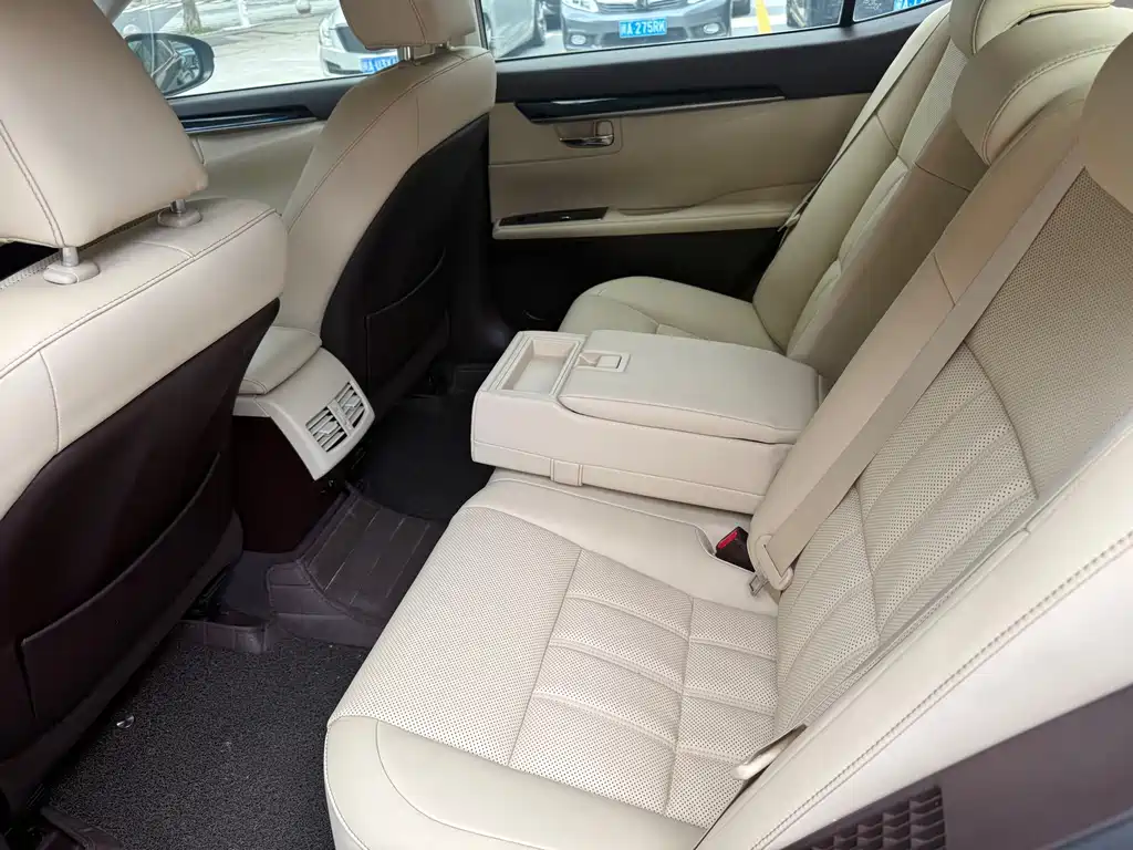 Lexus ES — миниатюра 13