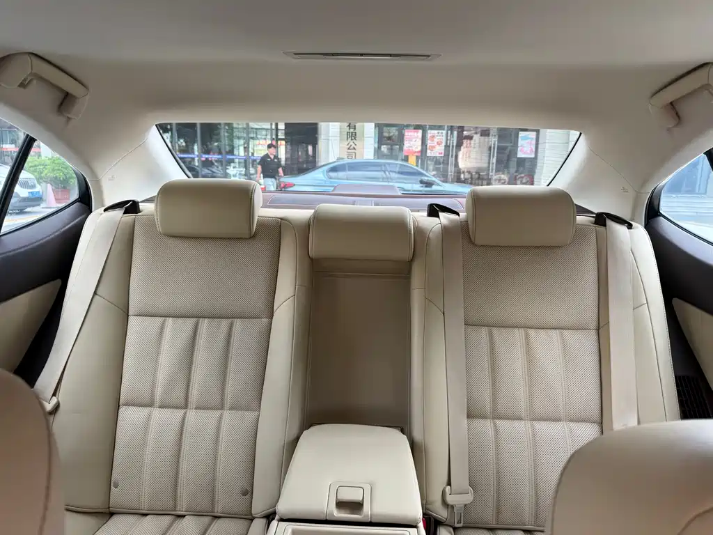 Lexus ES — миниатюра 20