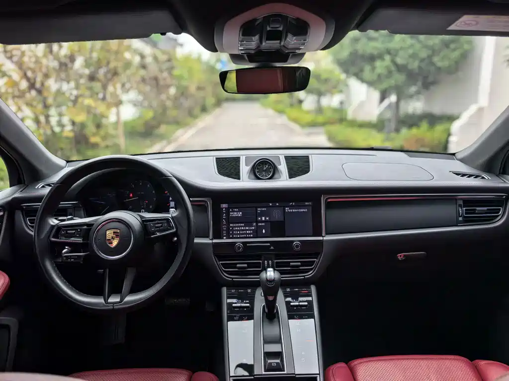 Porsche Macan — миниатюра 9
