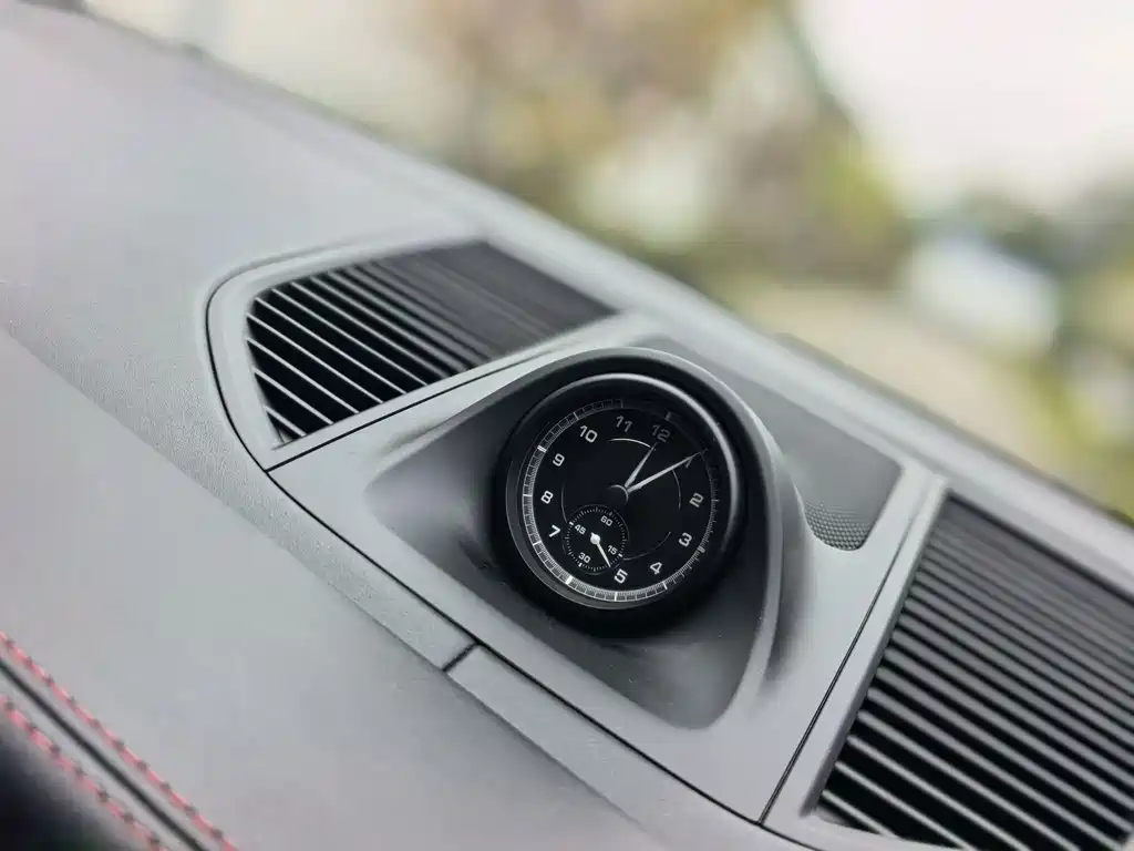 Porsche Macan — миниатюра 10