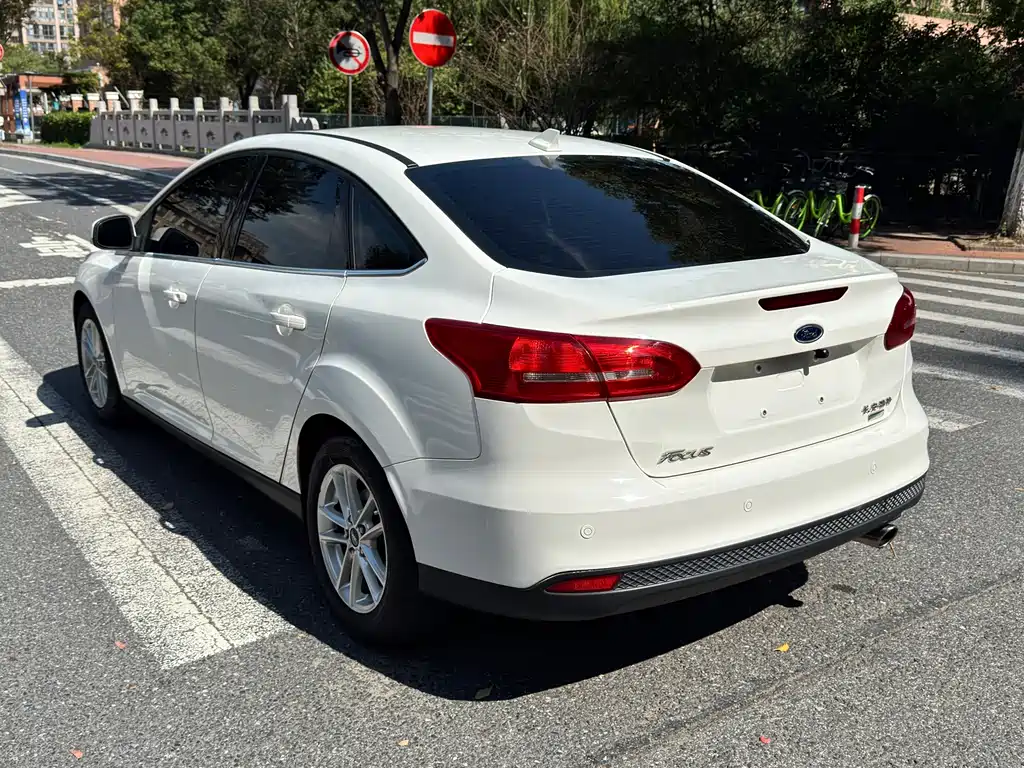 Ford Focus — миниатюра 6
