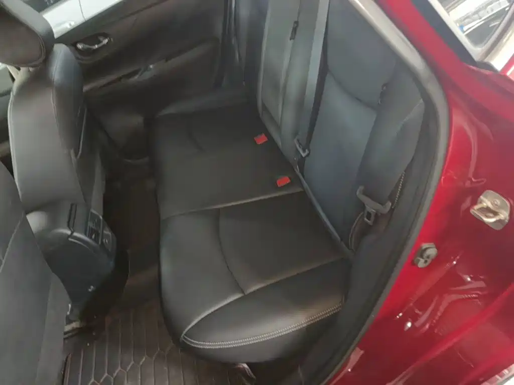 Nissan Tiida — миниатюра 17
