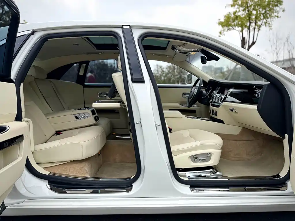 Rolls-Royce Ghost — миниатюра 16