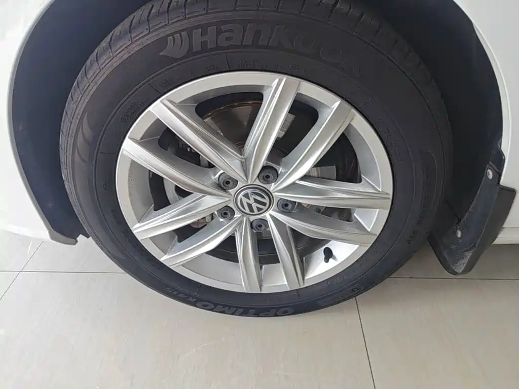 Volkswagen Golf — миниатюра 23