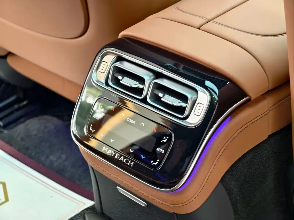 Mercedes-Benz S-Class — миниатюра 13