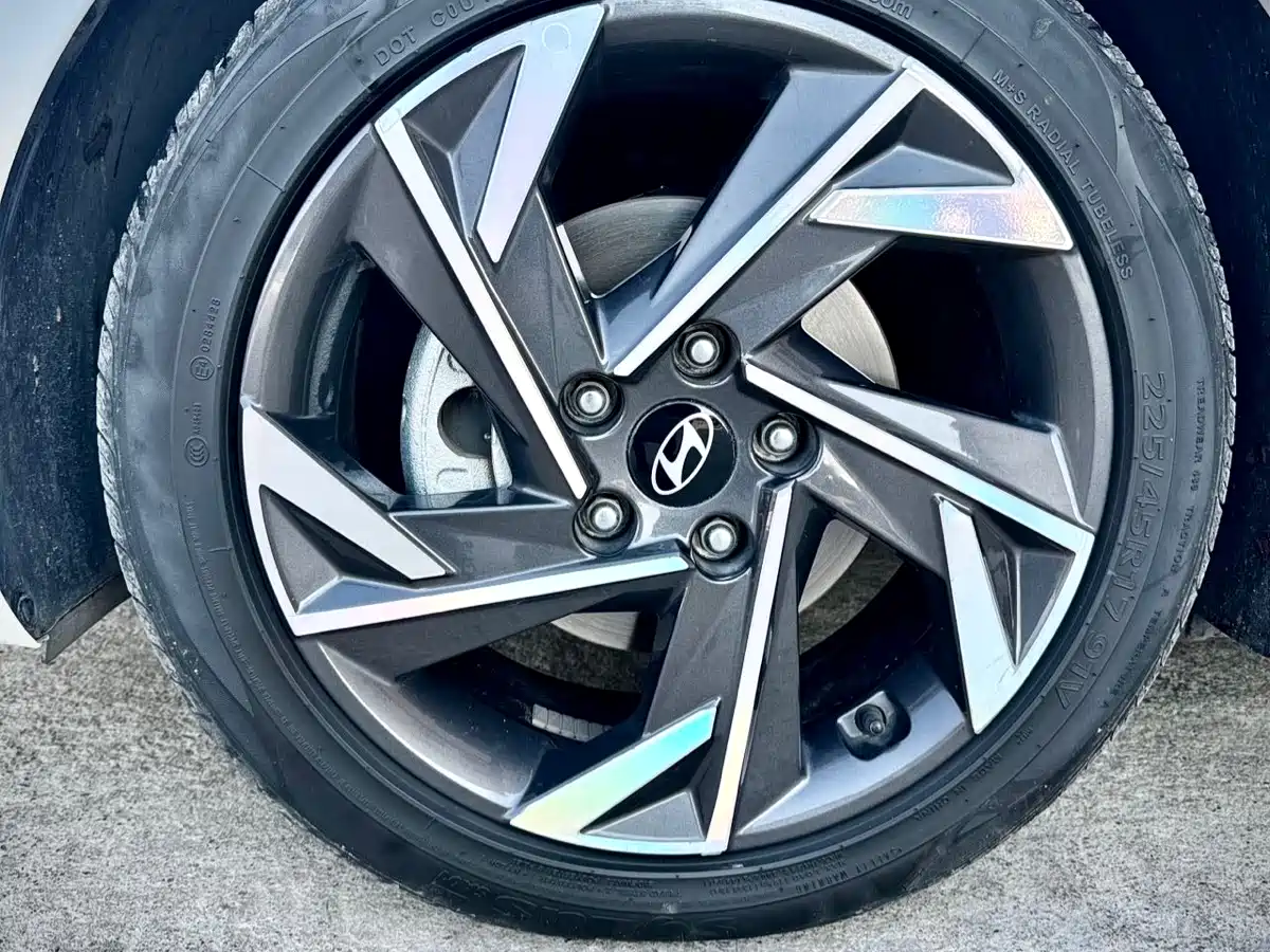 Hyundai Elantra 2023 Белый из Китая, фото 3