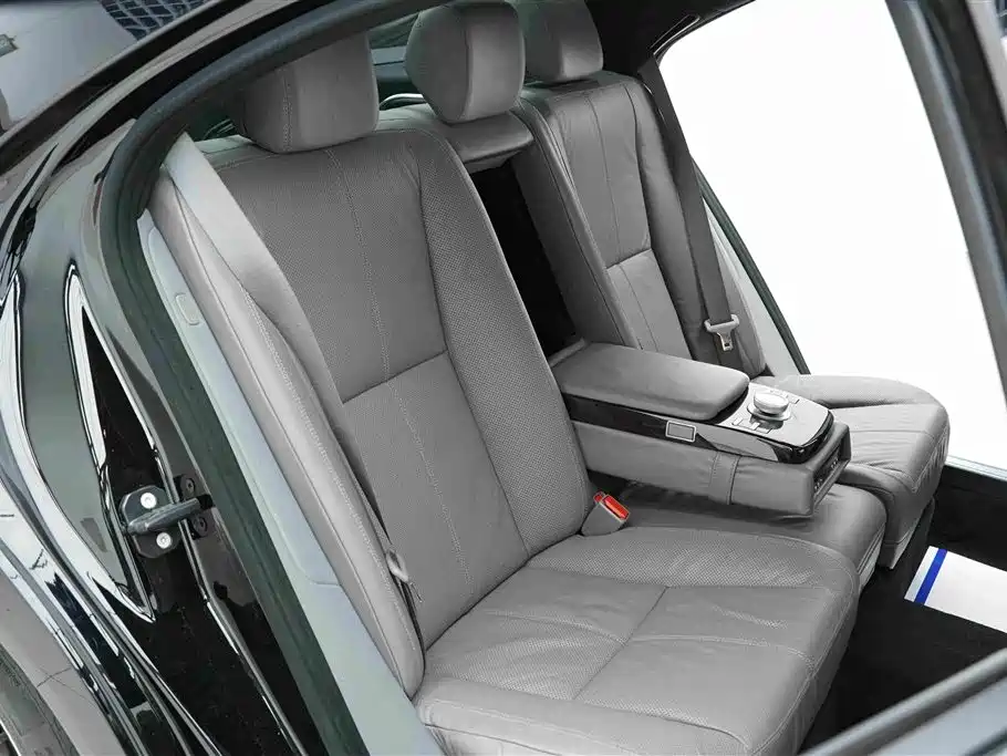 Mercedes-Benz S-Class — миниатюра 21