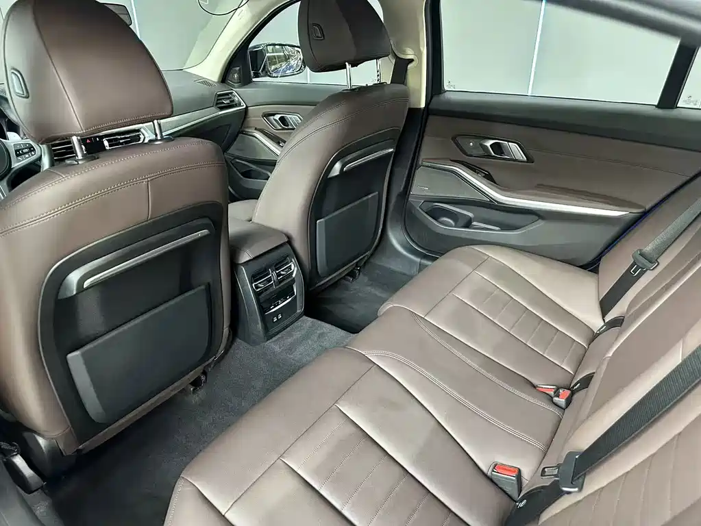 BMW 3 Series — миниатюра 10
