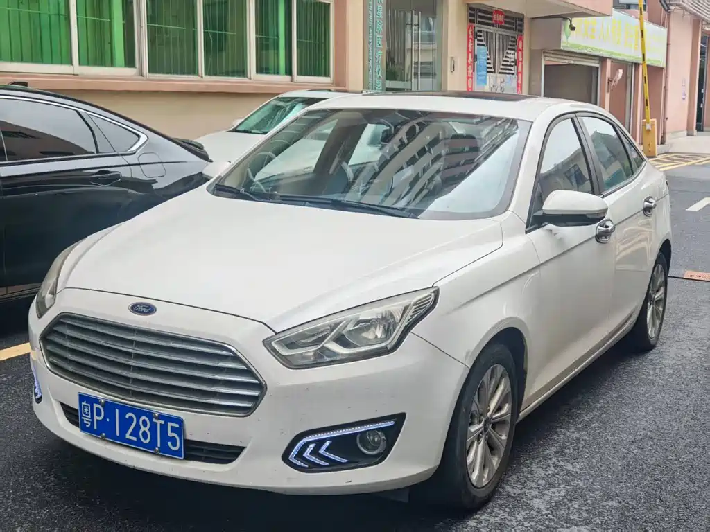 Купить Ford Escort