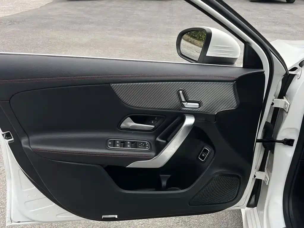 Mercedes-Benz A-Class — миниатюра 12