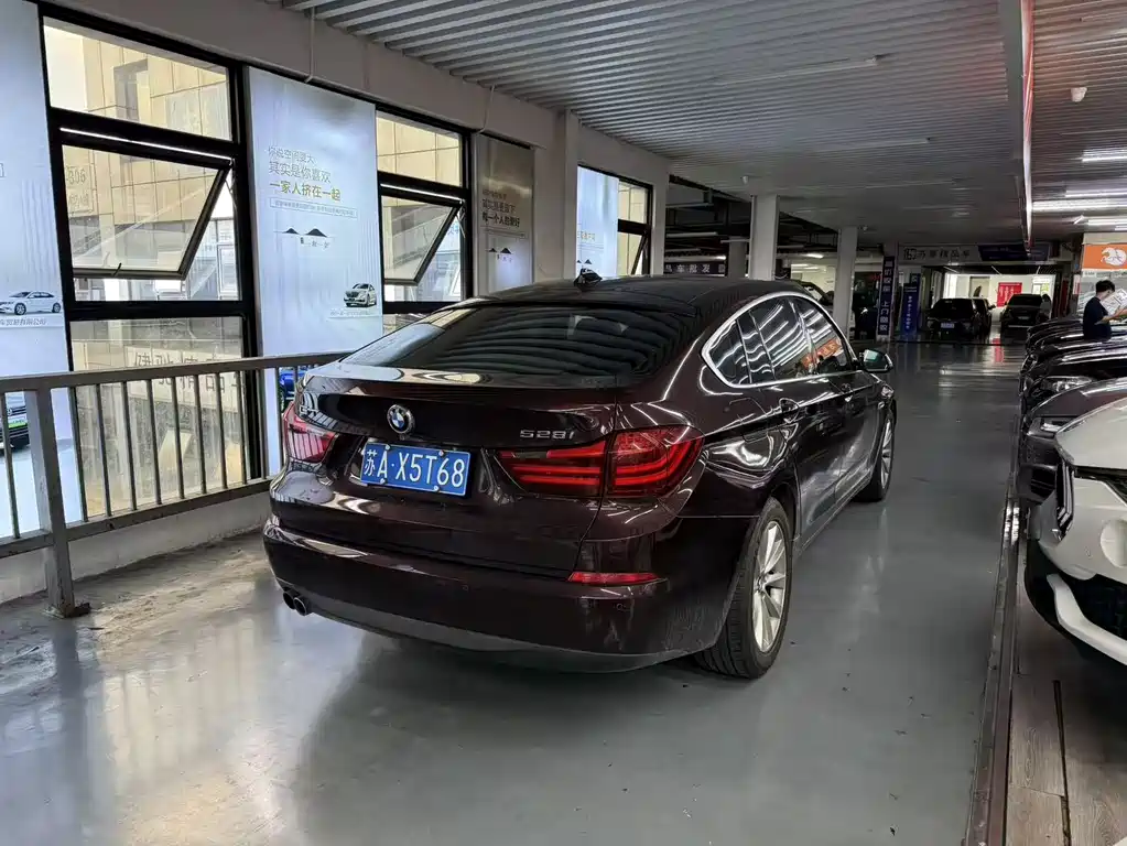 BMW 5 Series GT — миниатюра 7