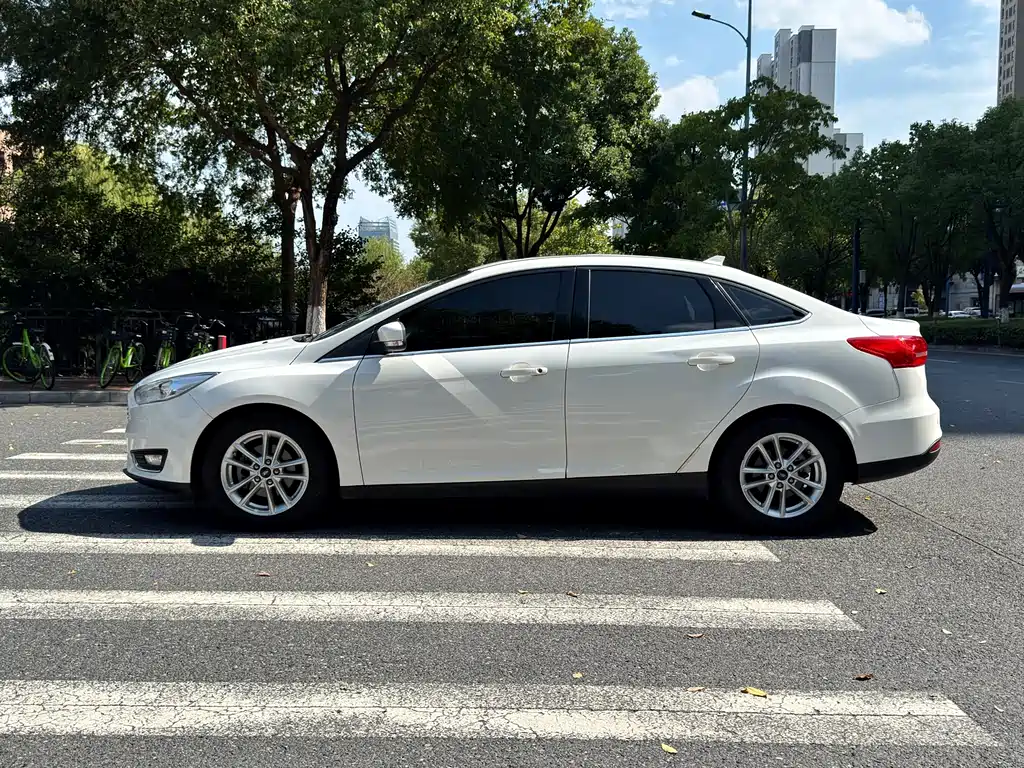 Ford Focus — миниатюра 4