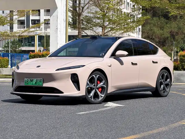 NIO ET5